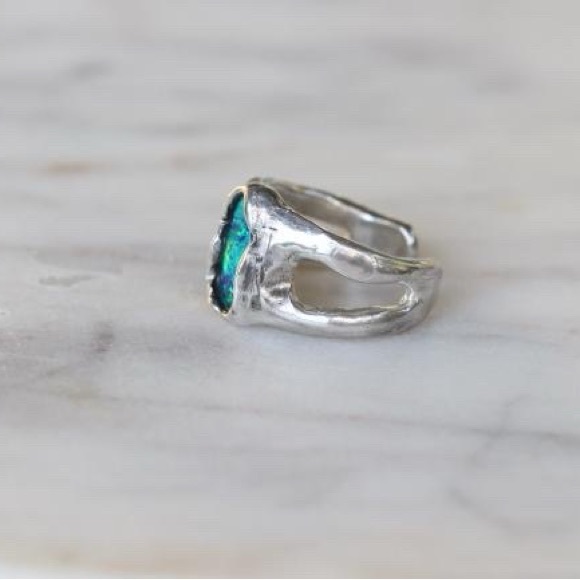 Sterling Silver and Opal Ring - Picture 5 of 11